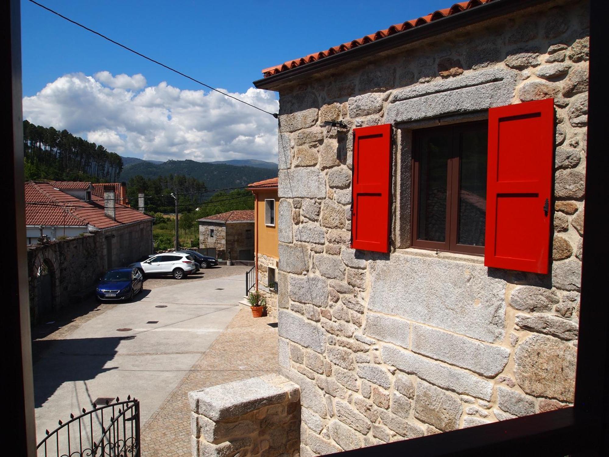 Casa Da Praza Guest House Лобиос Екстериор снимка