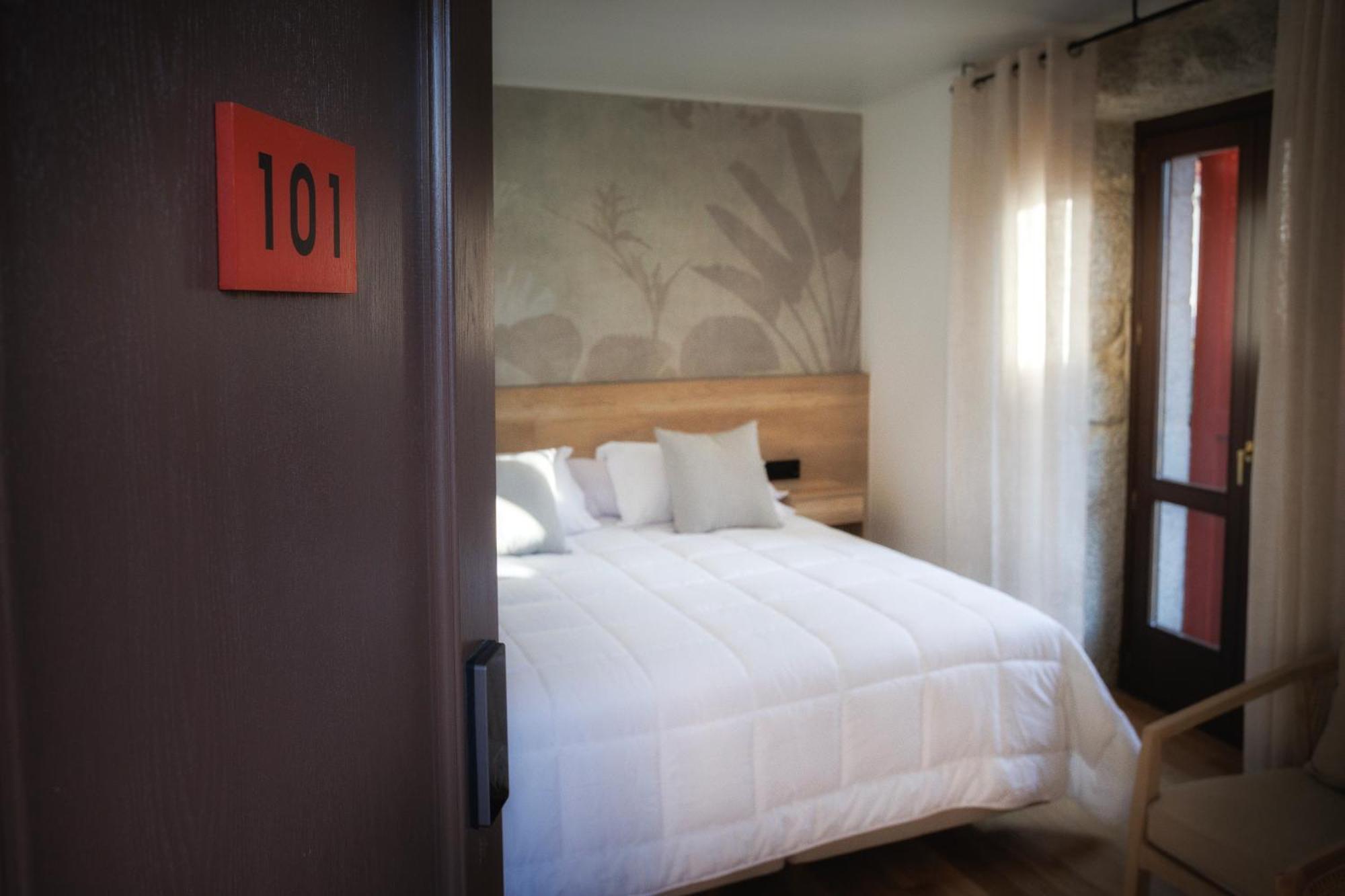 Casa Da Praza Guest House Лобиос Екстериор снимка
